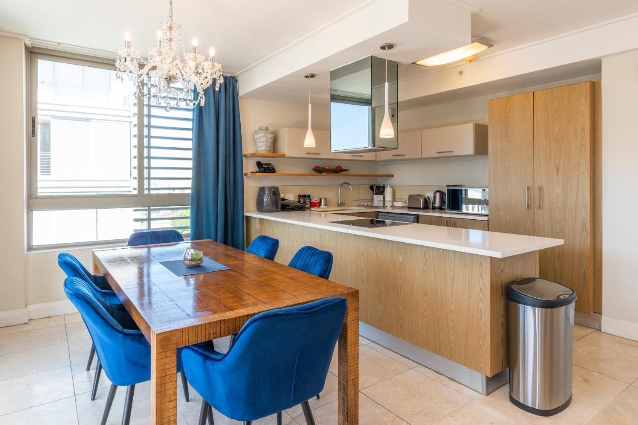 V&A Waterfront Luxury Apartments By Mcstay Kaapstad Buitenkant foto