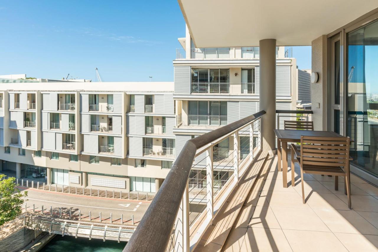 V&A Waterfront Luxury Apartments By Mcstay Kaapstad Buitenkant foto