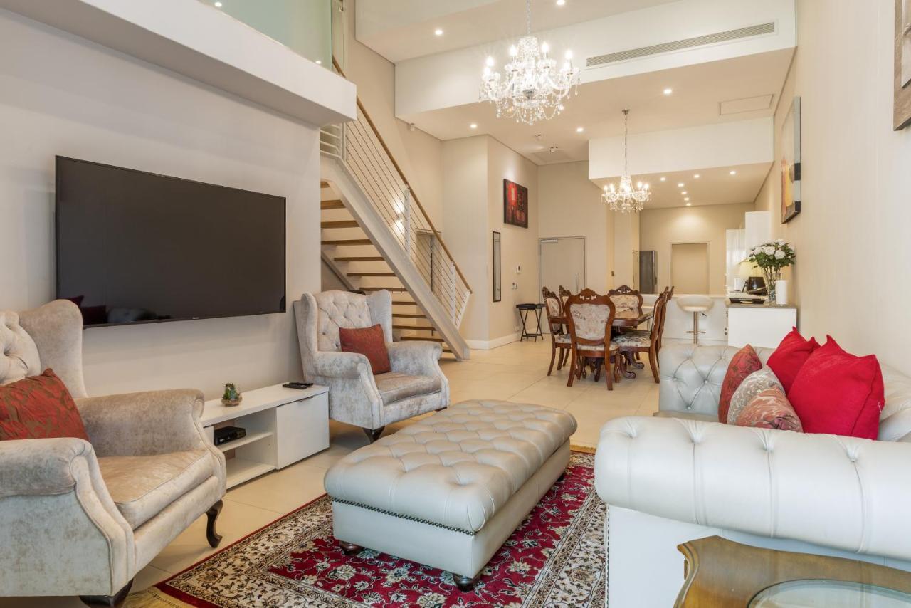 V&A Waterfront Luxury Apartments By Mcstay Kaapstad Buitenkant foto