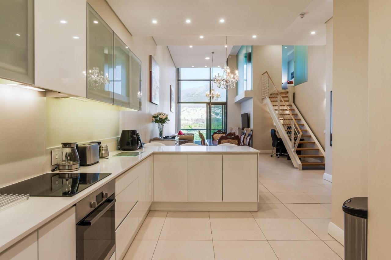 V&A Waterfront Luxury Apartments By Mcstay Kaapstad Buitenkant foto